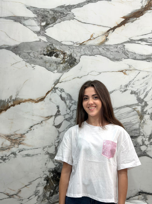 Maglia tasca bianca e rosa