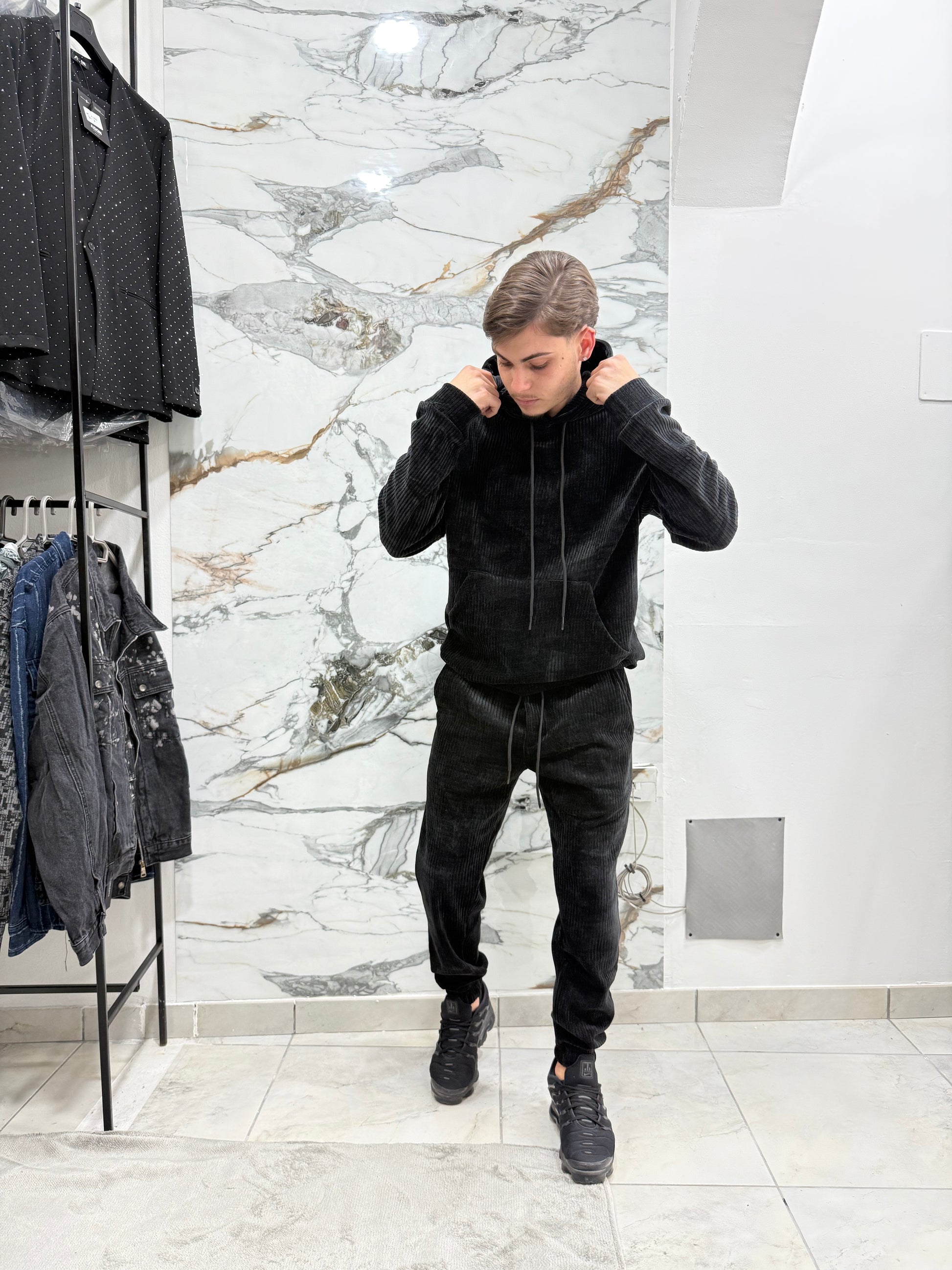 Tuta Black Essential