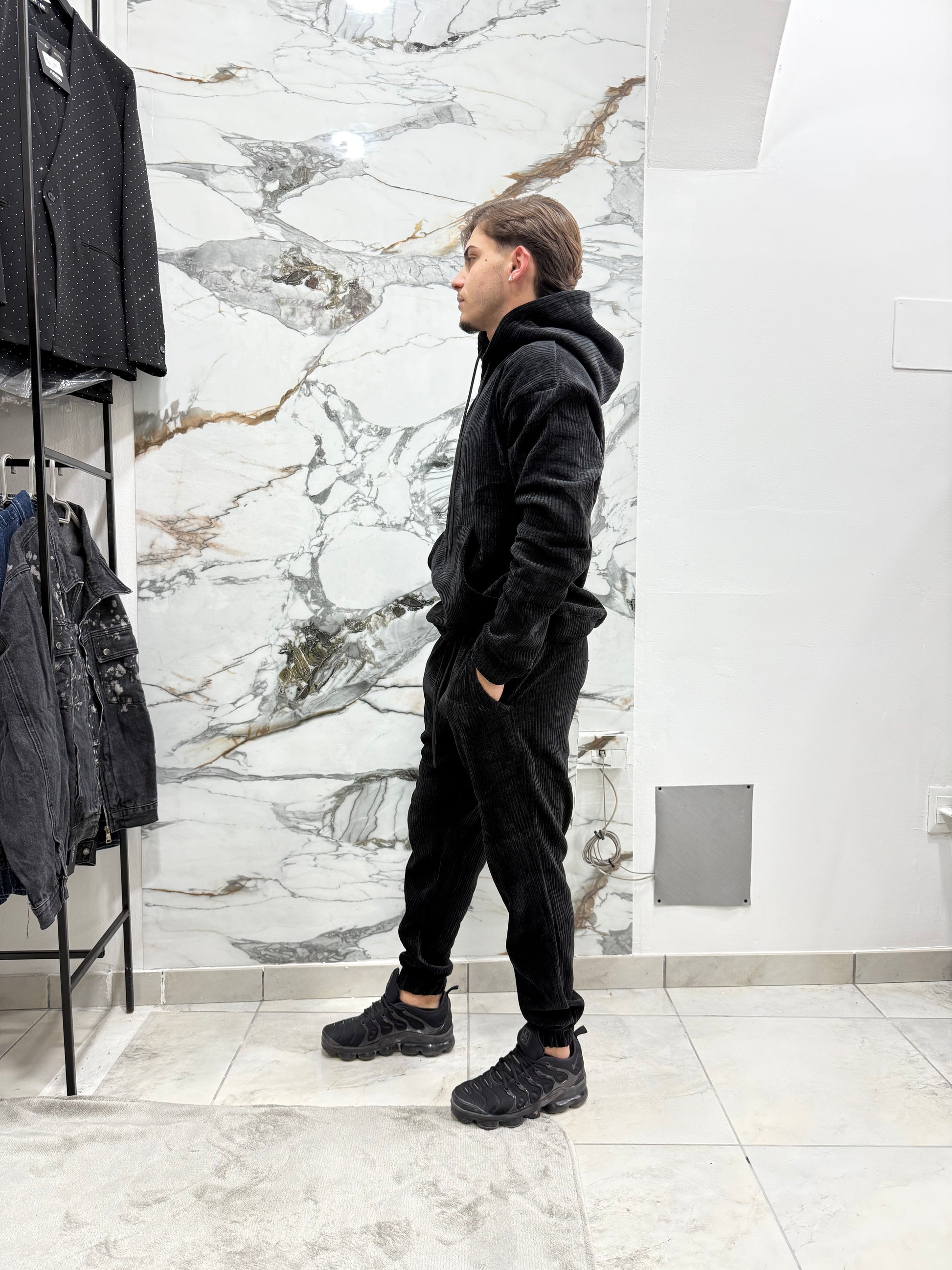 Tuta Black Essential